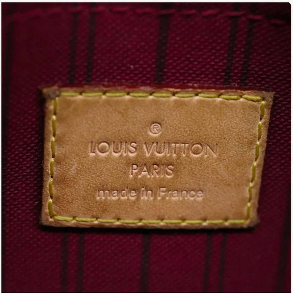 Louis  Vuitton Pochette- very good condition. Authentic guaranteed - Picture 6 of 12